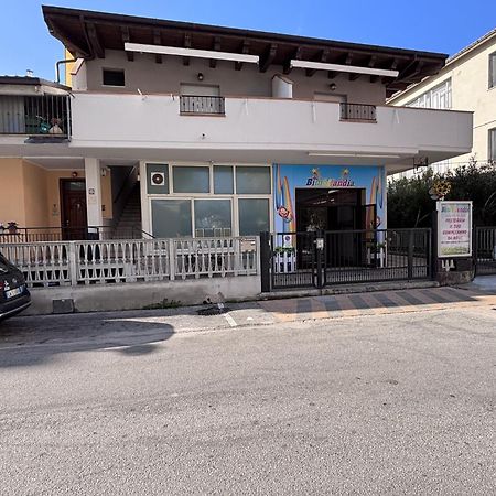 Dante Silvi Vacanza Silvi Marina Kültér fotó
